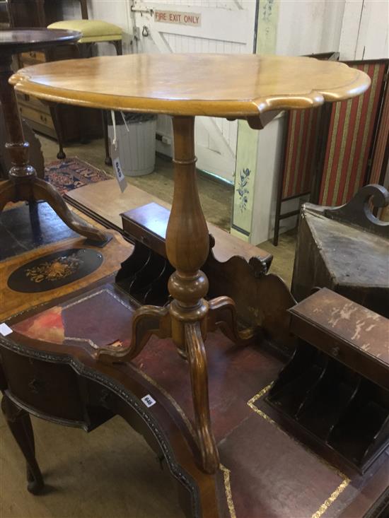 Victorian satin birch shaped tilt-top table